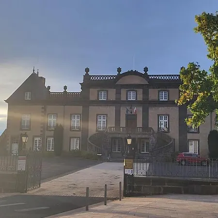 Chalet Zen Avec Son Jacuzzi Et Jardin * Pont-du-Château
