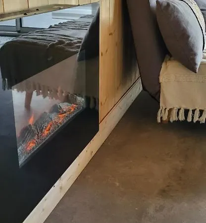 Holiday home Chalet Zen Avec Son Jacuzzi Et Jardin