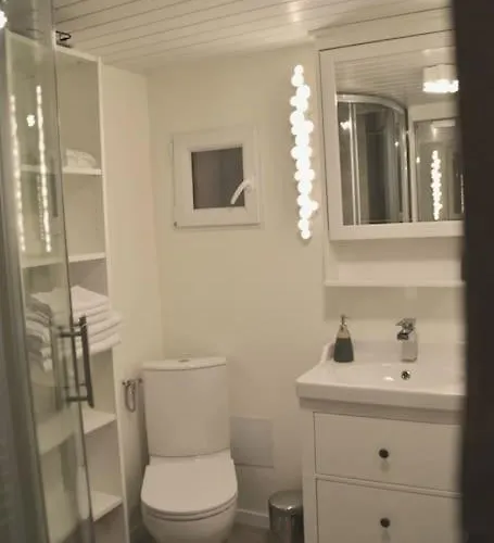 Chalet Zen Avec Son Jacuzzi Et Jardin بيت للعطل *