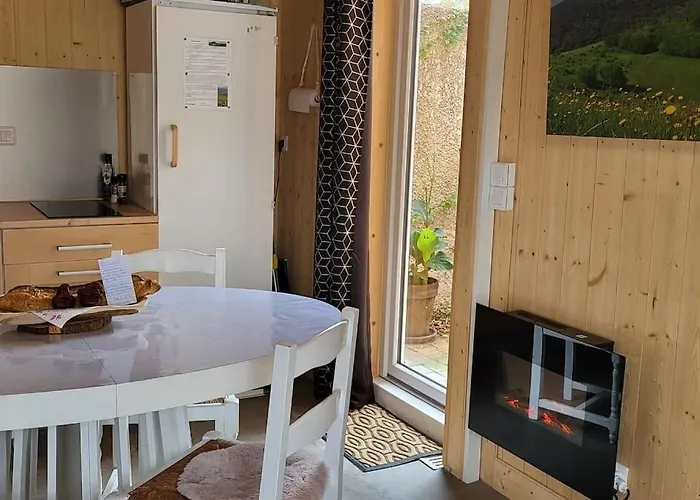 بيت للعطل Chalet Zen Avec Son Jacuzzi Et Jardin