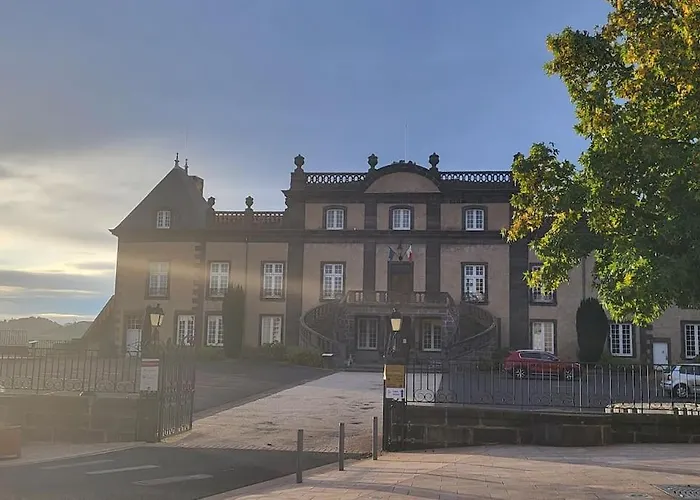 Chalet Zen Avec Son Jacuzzi Et Jardin * Pont-du-Château