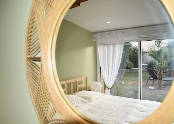 Chalet Zen Avec Son Jacuzzi Et Jardin Pont-du-Château