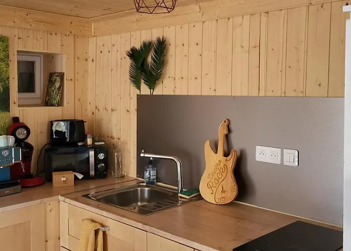 Chalet Zen Avec Son Jacuzzi Et Jardin