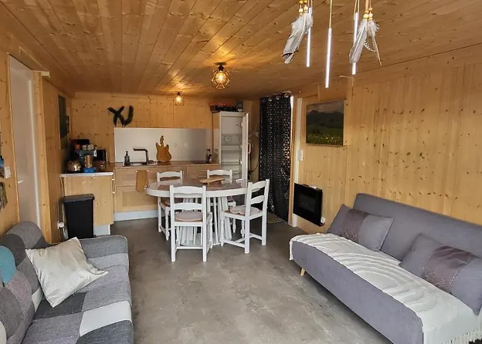 Chalet Zen Avec Son Jacuzzi Et Jardin * Pont-du-Château