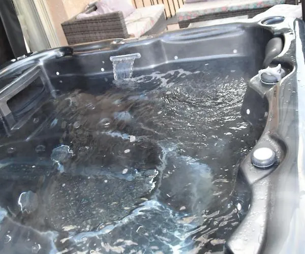 بيت للعطل Chalet Zen Avec Son Jacuzzi Et Jardin Pont-du-Château