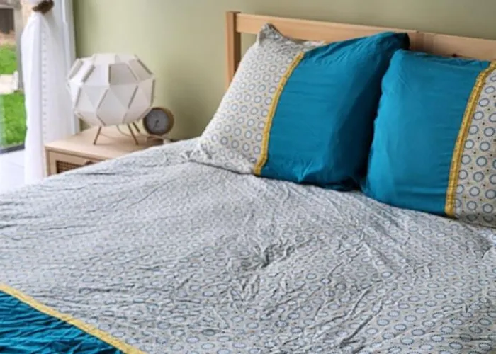 Chalet Zen Avec Son Jacuzzi Et Jardin